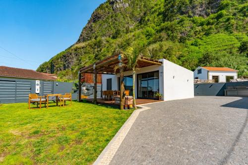 Fajã Lodges - House Ash