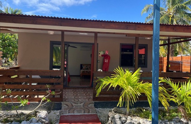 FAKARAVA Beach Houses 3