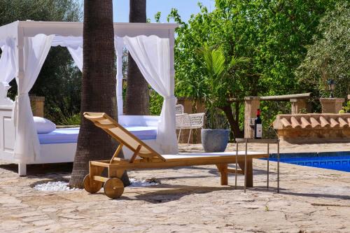 FALCO , Apartment auf Finca Zenara, Terrasse, XXL-Pool, Küche, AC, WIFI, Yoga