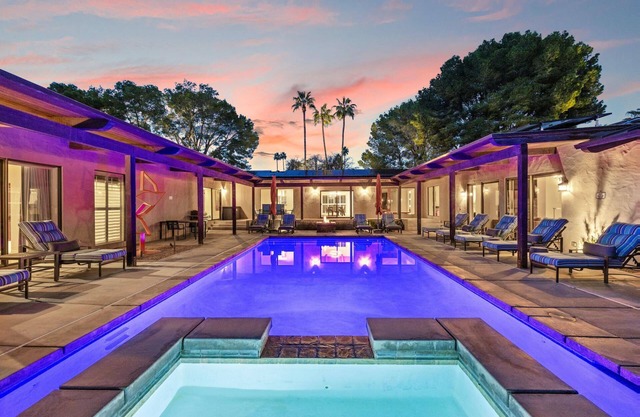 Fall Dates Available! Home with Private Dual Tennis & Pickleball Court & Beautiful Mountain
