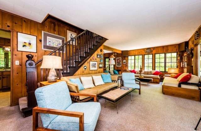 (Fall Discount Stays!) Sawyer Lakefront Home With Private Beach!