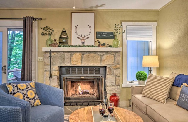 Fall Foliage Awaits! Cozy Lake Harmony Escape