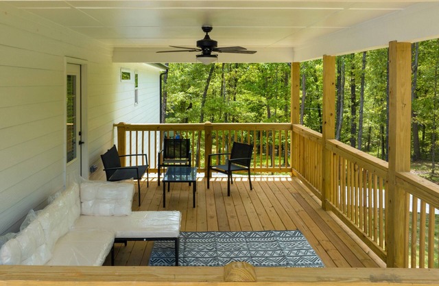 Fall Sale: 15% Off 3+ nights – thru Nov 30!