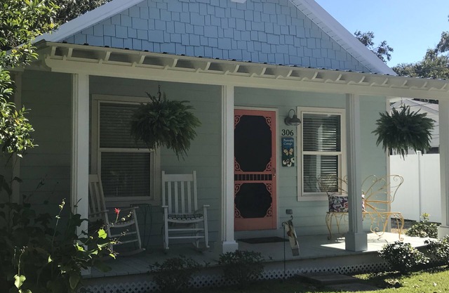 Fall Special Rates for Downtown Beach Cottage in Ocean Springs!