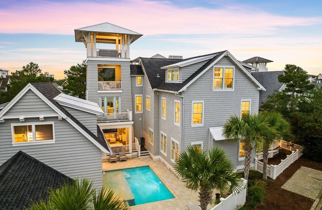 Fall Stays Available! Convenient Location! Private Pool! Outdoor Oasis! 7 Adult Bikes!