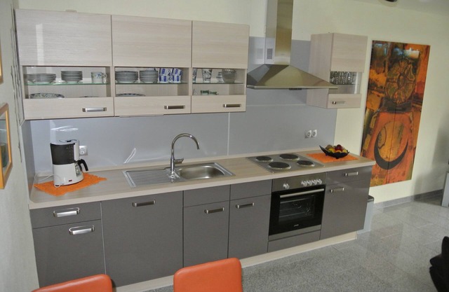 Fall vacation dates free! Comfortable 72 sqm ground floor apartment/2terrace/wifi free