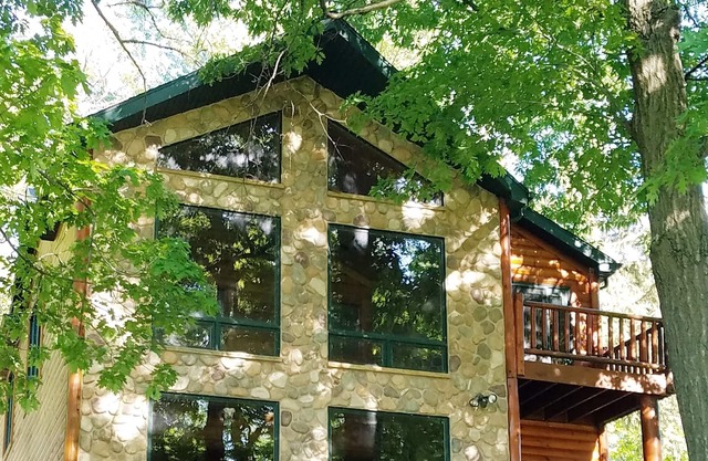 Fall Weeks Available! 7 Bed/4 Bath Home with Sunset Views!