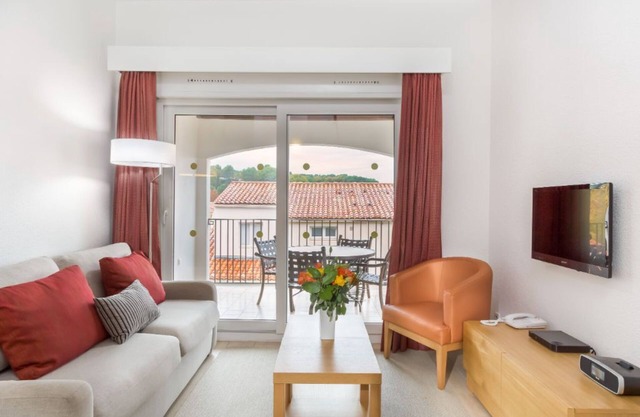 Family 2-Bed Apartment | Mougins Resort | Sleeps 6