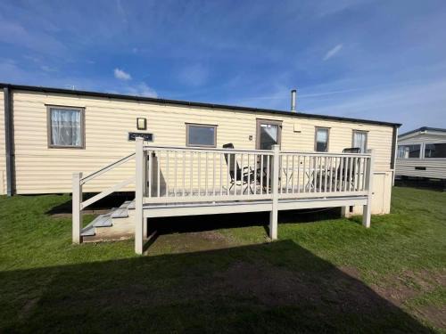 Family 3 Bedroom Caravan with Decking at Heacham