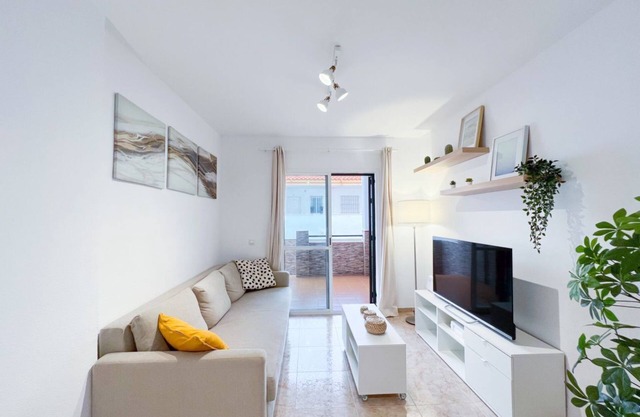 Family apartment in Playa del Carvajal, Benalmádena Costa
