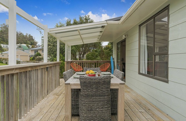 Family Beach Retreat - Whiritoa Holiday Home