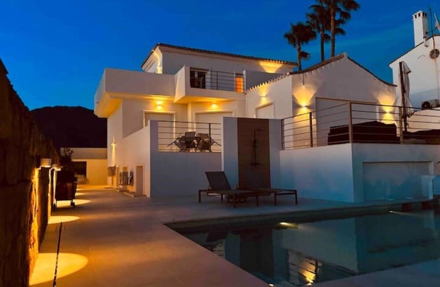 Family Beach Villa - Private (heated) pool - 8 pers - Estepona - Costa del Sol