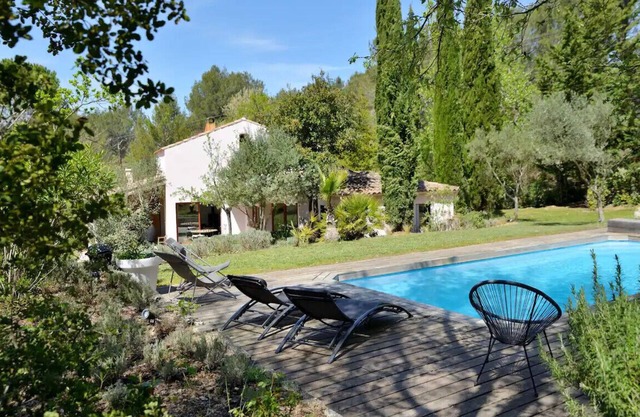 Family cottage with private pool