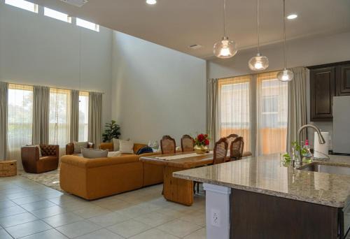 Family Escape - King Size Suites - plus Fast Wifi