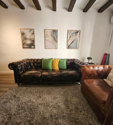 Family Flat Near Ramblas BCN 5 rooms