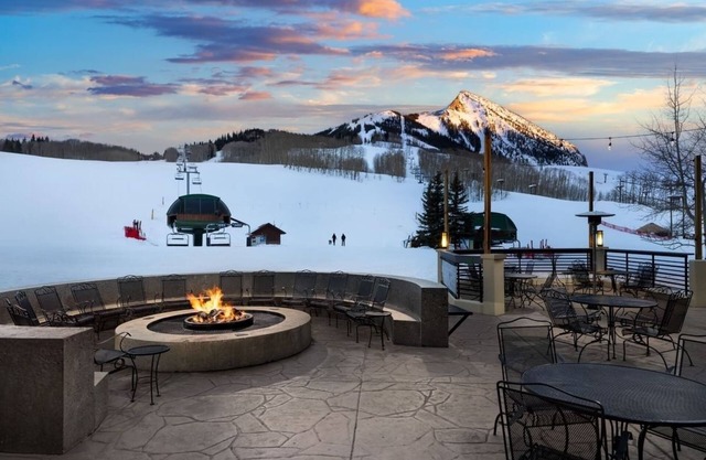 Family-Friendly Suite w/Kitchenette Near Hiking Trails, 2 Family Ready Rooms