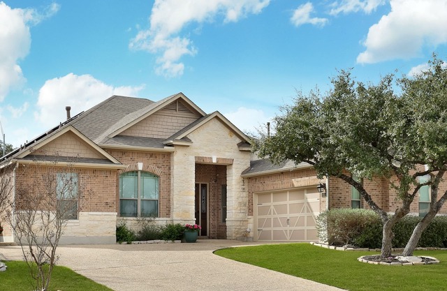 Family friendly 1-story home minutes from Downtown San Antonio