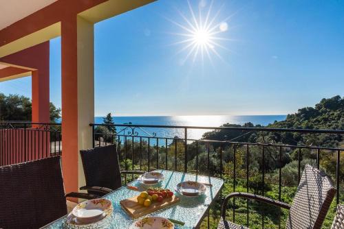 Family friendly Apartments with a Swimming Pool on Pelekas Beach