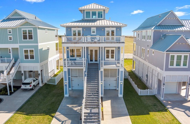 Family Friendly Beach House in Gated Beach Resort