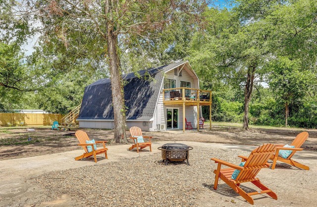 Family-Friendly Broken Bow Home w/Grill!