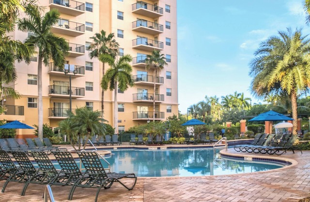 Family-Friendly Condo w/4 Resort Pools & Nearby Riverfront Activities