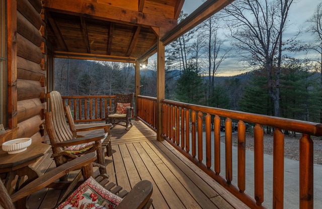 Family Friendly Cabin w/Hot Tub, Fishing Pond & Game Room 45min to Asheville