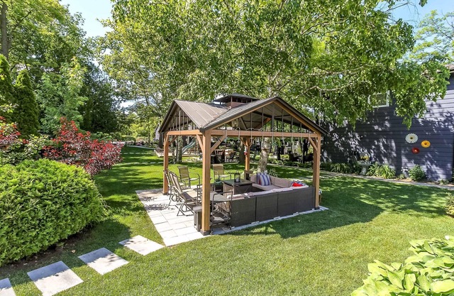 Family friendly cottage 2 min from the beach