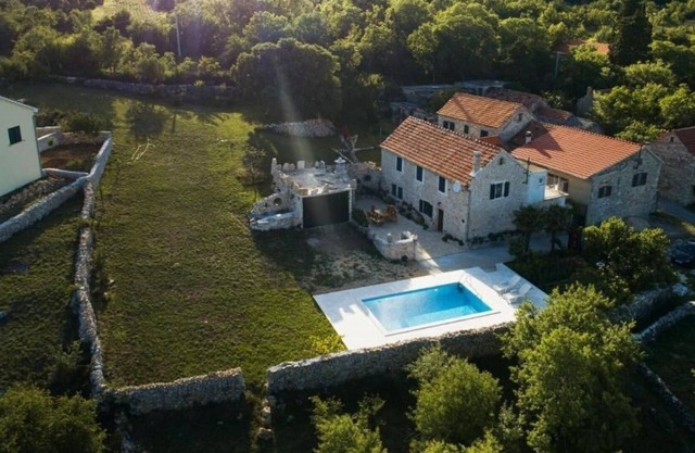 Family friendly house with a swimming pool Drniš, Zagora (K-19682)