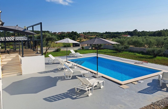 Family friendly house with a swimming pool Višnjan, Central Istria - Središnja Istra (K-22837)