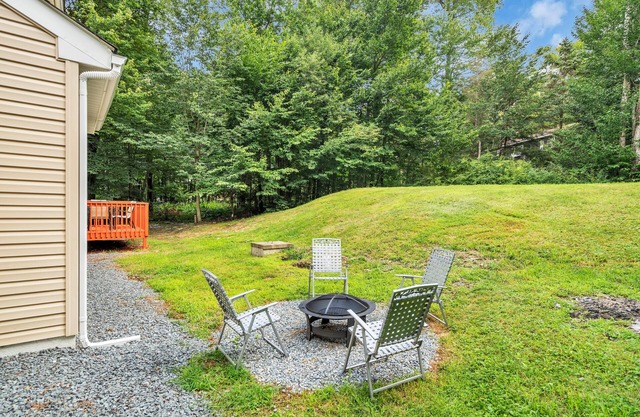 Family Friendly Poconos Villa Close to Hiking, Skiing, Golf, Casino, Waterpark.