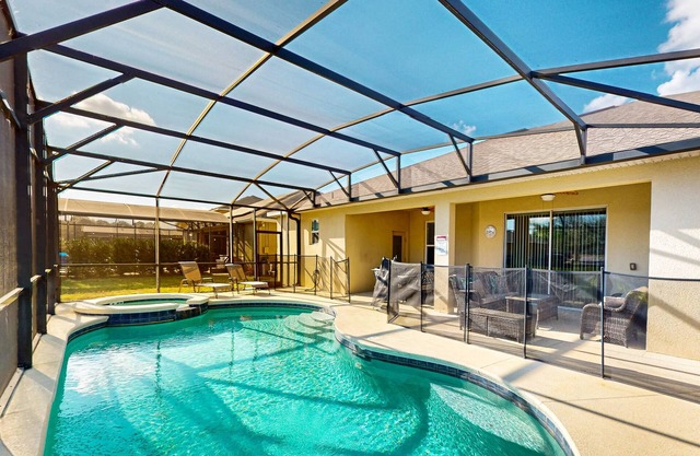 Family-Friendly Resort Home w/Private Pool Spa, Game Room, WiFi & AC - Dogs OK