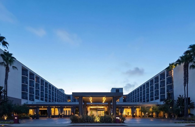 Family-Friendly Stay! 4 Large Units, Pets Allowed, Close to South Bay Ocean