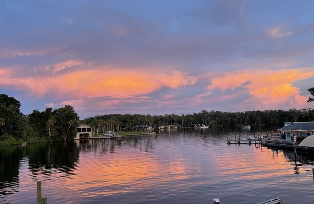 Family Friendly Scalloping Dream with 30ft of Dockage!