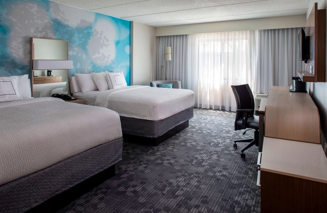 Family Friendly Stay in Norcross! 3 Pet Friendly Units, Free Parking, Pool & Gym