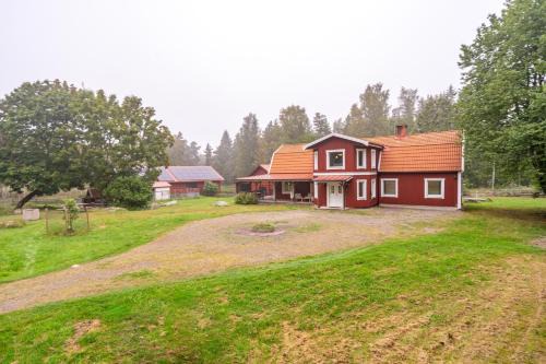Family Friendly Villa near the Water