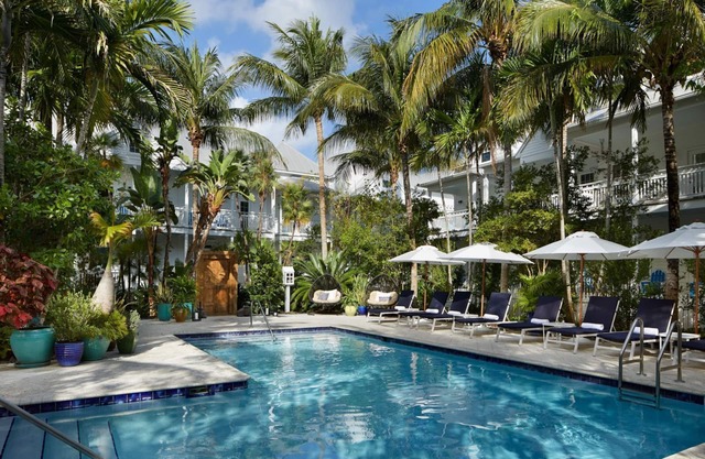 Family-friendly Villa! Near Key West Int'l Airport! Parking, Onsite Pools!