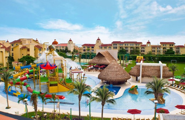 Family Friendly Waterfront Resort in Cancun w/Waterpark!