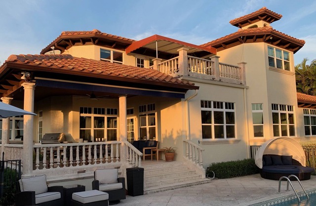 Family Friendly Waterfront Villa
