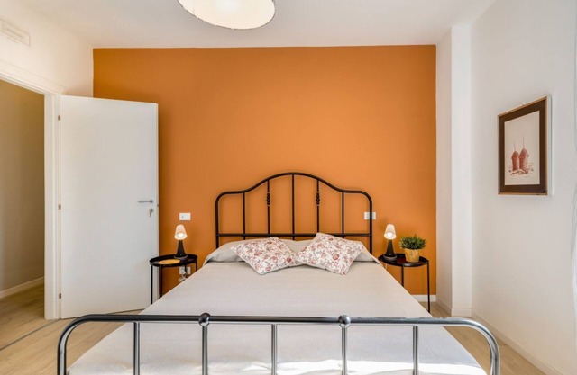Family & Friends House - Spring Room