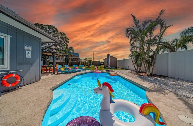 Family Fun Oasis | Heated Pool, Hot Tub & Arcades