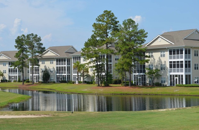 FAMILY GETAWAY- CONDO @ MAGNOLIA GREEN GOLF PLANTATION NEAR BEACHES
