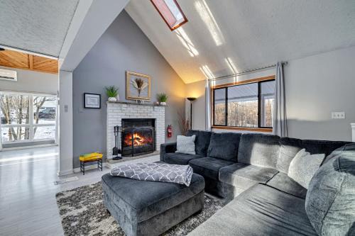 Family Home W Hot Tub - 1 Mile To Lake