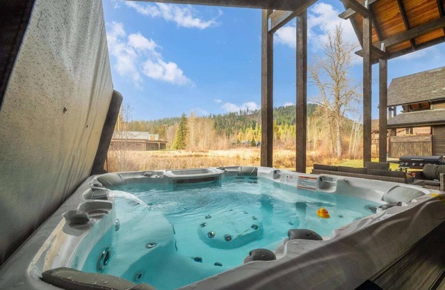 Family Retreat | Hot Tub, Game Room near Lake & Golf