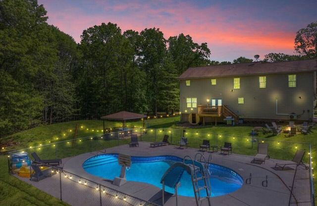 Family Retreat w/Pool & Views!