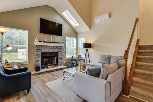 Family Retreat with 2 Game Rooms and Deck in Long Pond