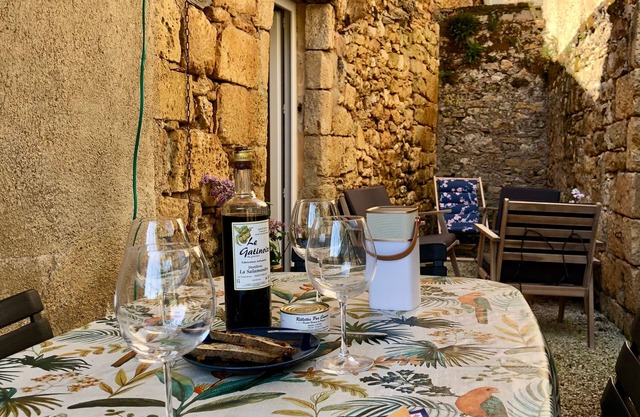 Family stone house, charm & comfort, 5 min from Lascaux