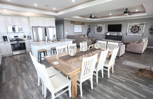 Family Tides - Beachfront - Island Realty