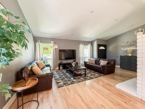 Family Vacation Spot - 4BR Home - FB - Cal