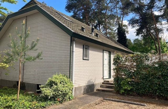 Family villa made up of 2 separate bungalows