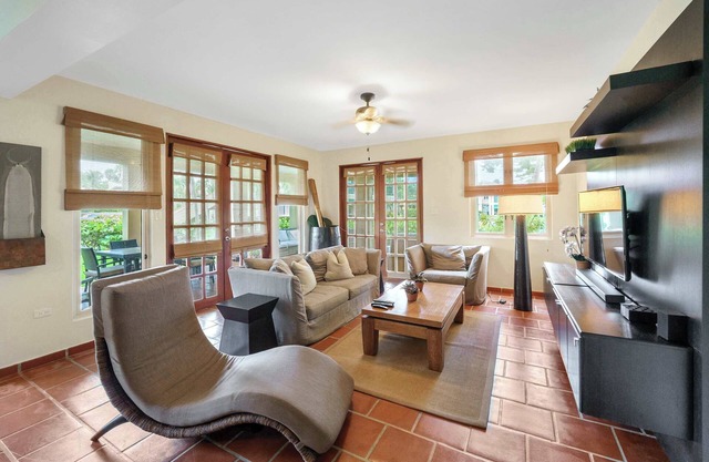 Family Villa Oleana Waterviews Oceanfront with water and generator